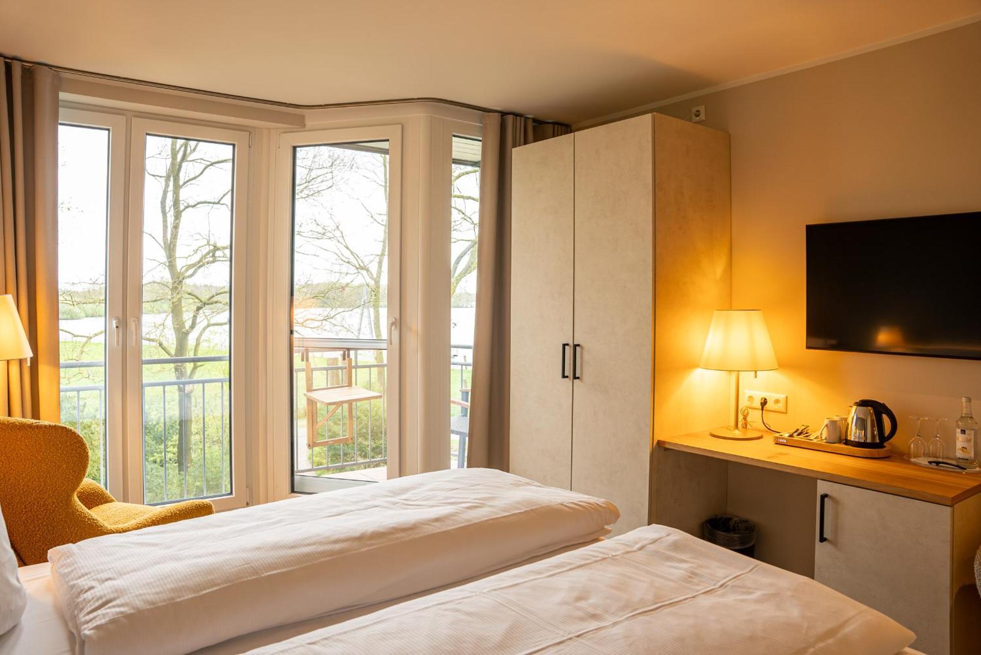 Hotel Seeblick Thuelsfeld Ngoại thất bức ảnh